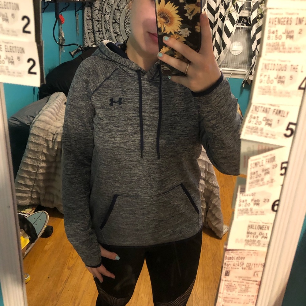 Under armour sweatshirt